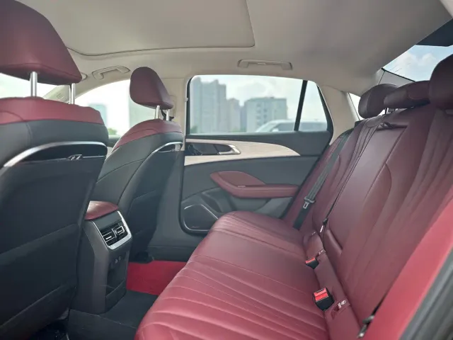 Hongqi H5 — Фото автомобиля 9