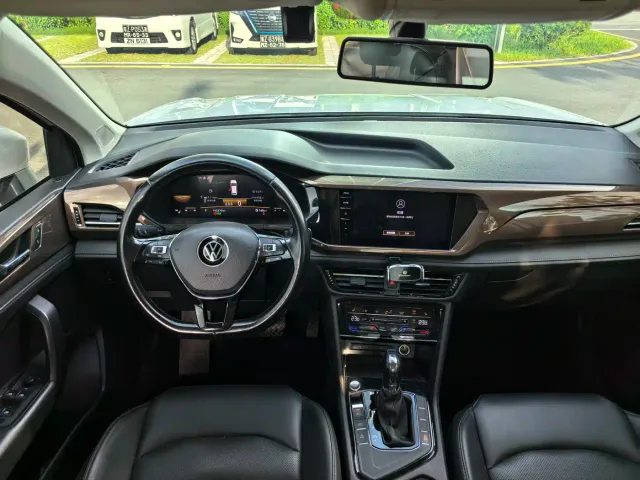 Volkswagen Tharu — Фото автомобиля 16