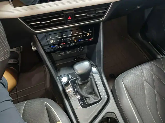 Volkswagen Tiguan L — Фото автомобиля 13