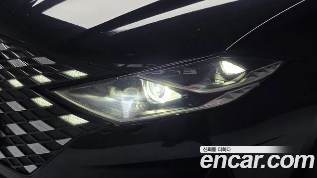 Hyundai Grandeur (New) Hybrid — Фото автомобиля 7