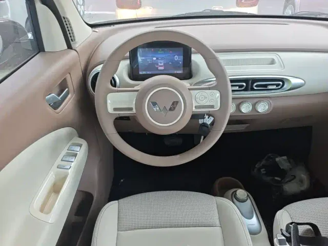 Wuling Hongguang Mini EV — Фото автомобиля 10