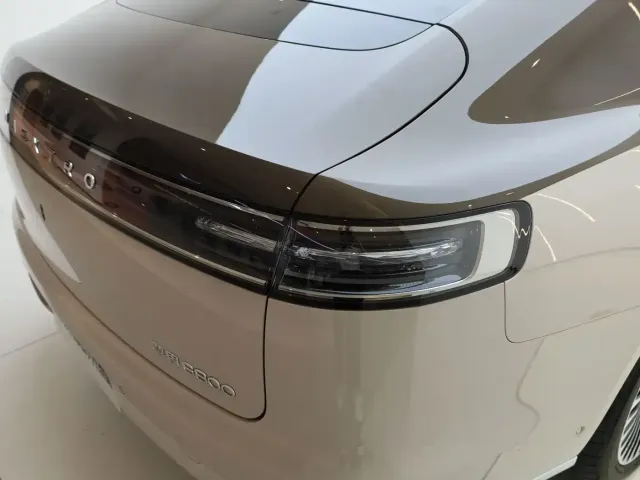 Zunjie Zunjie S800 2025 Range Extender Starlight Executive 4-Seater — Фото автомобиля 7