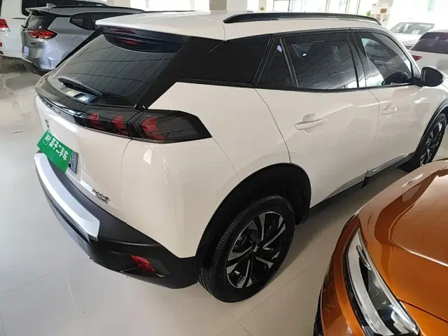 Peugeot 2008 — Фото автомобиля 6