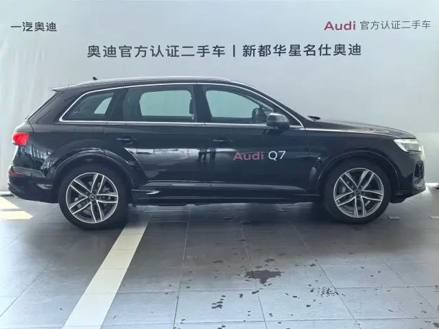 Audi Q7 — Фото автомобиля 3
