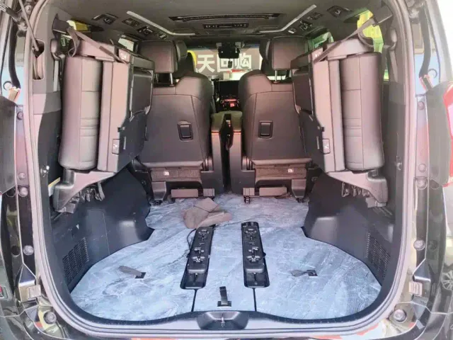 Toyota Alphard — Фото автомобиля 5