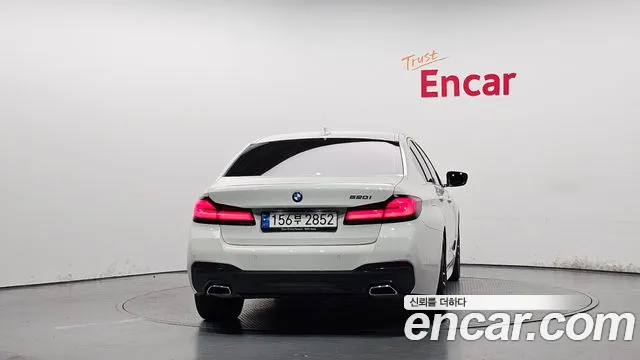 BMW 5-Series — Фото автомобиля 4