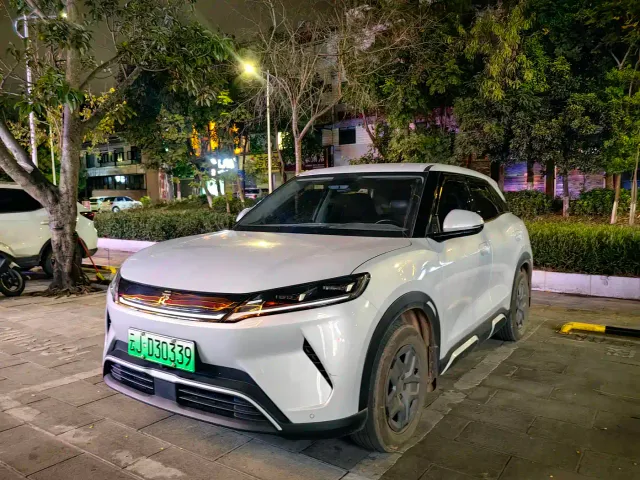 Фотография автомобиля — BYD Yuan UP
