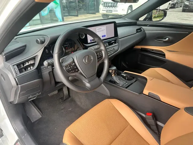 Lexus ES — Фото автомобиля 13