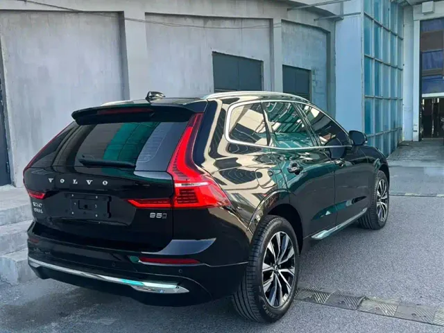 Volvo XC60 — Фото автомобиля 5