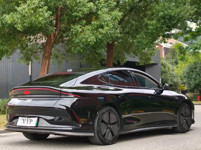 IM Motors L6 — Фото автомобиля 7