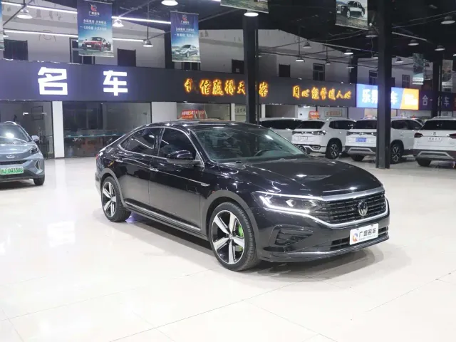 Volkswagen Passat — Фото автомобиля 2