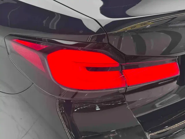 BMW 5 Series — Фото автомобиля 15