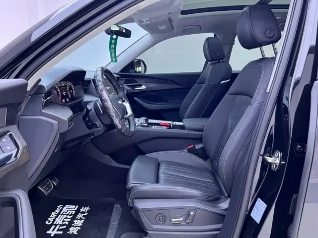 Audi Q6 — Фото автомобиля 15