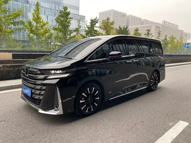 Фотография автомобиля — Toyota Vellfire