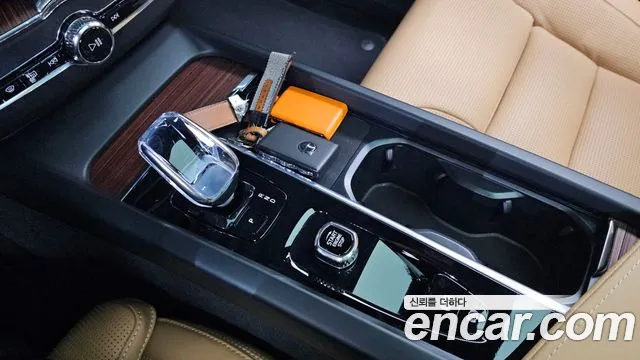 Volvo XC60 2nd Gen — Фото автомобиля 12