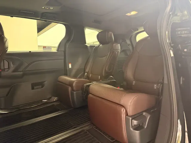 Toyota Granvia — Фото автомобиля 10