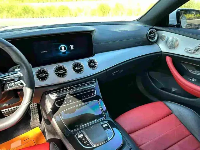 Mercedes-Benz E-Class — Фото автомобиля 7