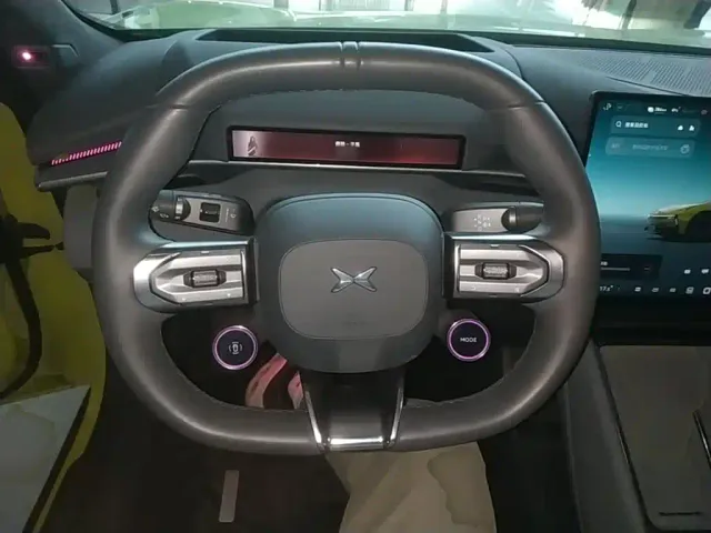 Xpeng P7 — Фото автомобиля 10