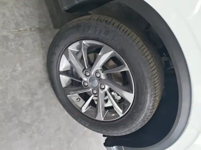 Geely Binyue 2024 1.5T DCT Soaring Dragon Edition — Фото автомобиля 6