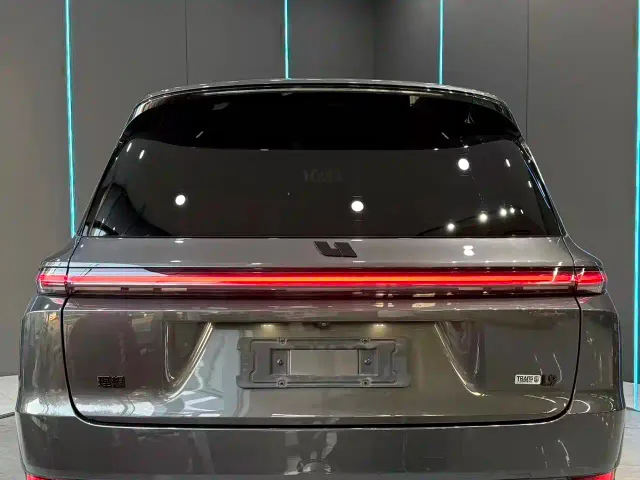 Li Auto L9 — Фото автомобиля 7