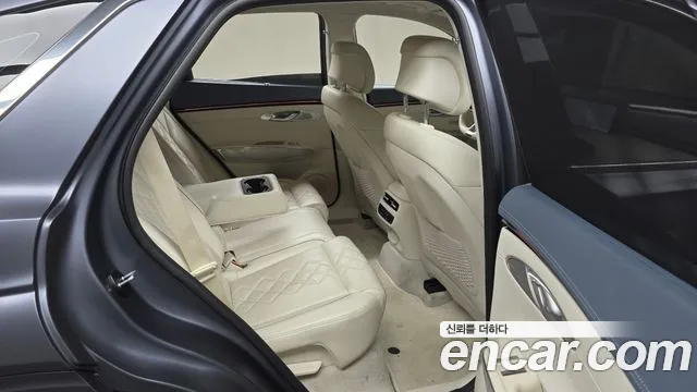 Genesis GV70 Electrified GV70 — Фото автомобиля 12