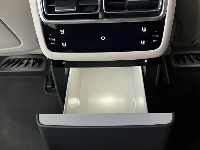 Li Auto L7 — Фото автомобиля 12