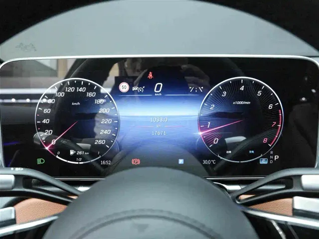 Mercedes-Benz S-Class — Фото автомобиля 8