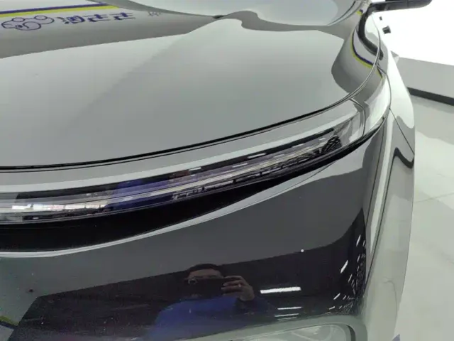Li Auto L9 — Фото автомобиля 5