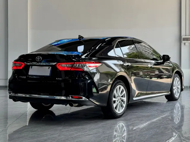 Toyota Camry — Фото автомобиля 4