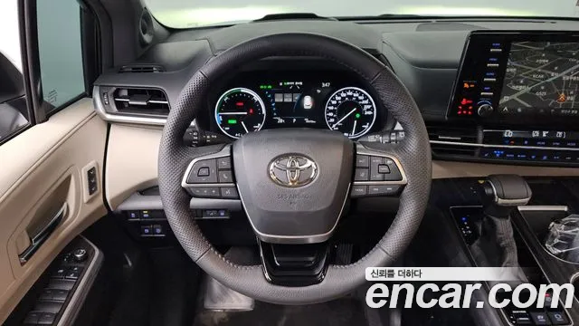 Toyota Sienna — Фото автомобиля 10