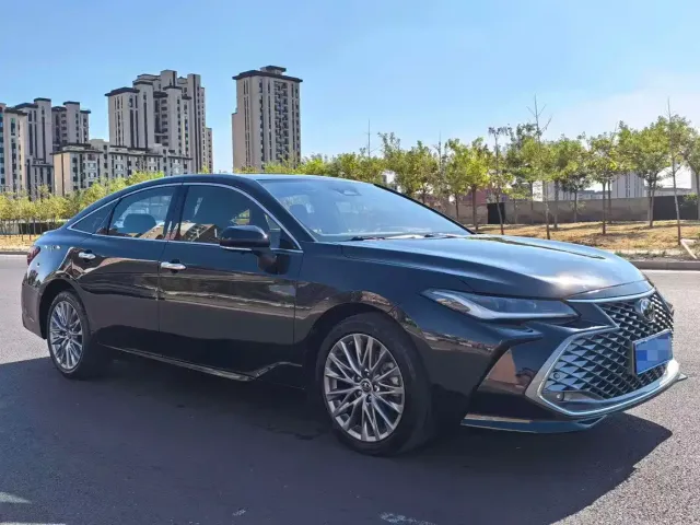 Toyota Avalon — Фото автомобиля 3