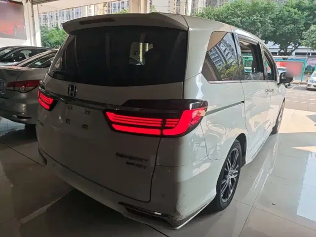 Honda Odyssey — Фото автомобиля 6