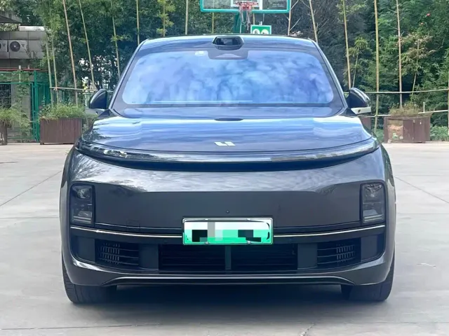 Li Auto L9 — Фото автомобиля 2