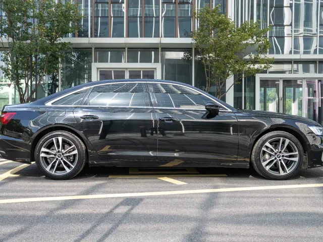 Audi A6L — Фото автомобиля 4