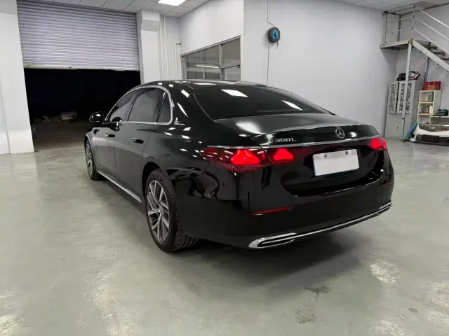 Mercedes-Benz E-Class — Фото автомобиля 13