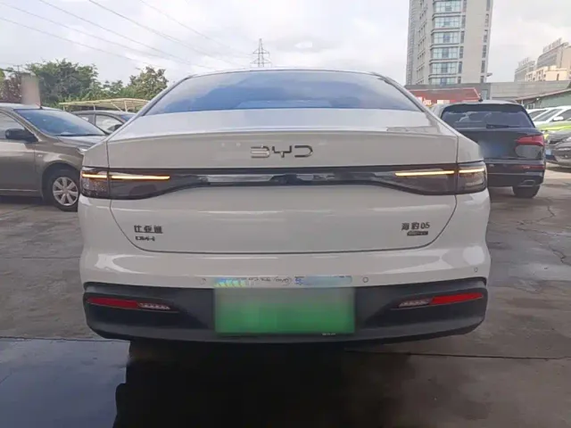 BYD Seal 05 DM-i — Фото автомобиля 5