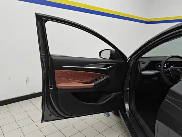 Changan Eado — Фото автомобиля 7