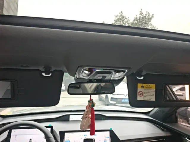 Changan Oshan Z6 EV — Фото автомобиля 17