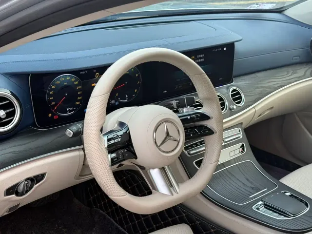 Mercedes-Benz E-Class — Фото автомобиля 10