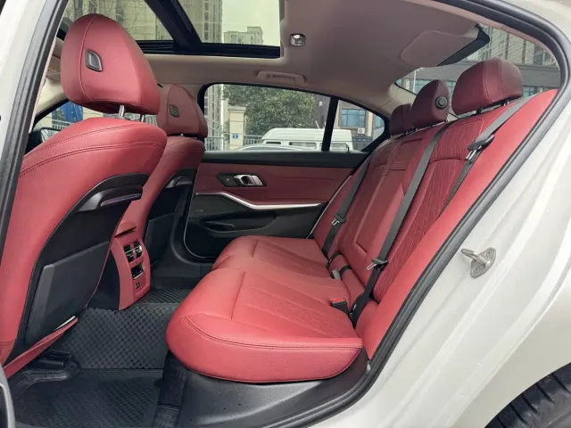 BMW 3 Series — Фото автомобиля 9