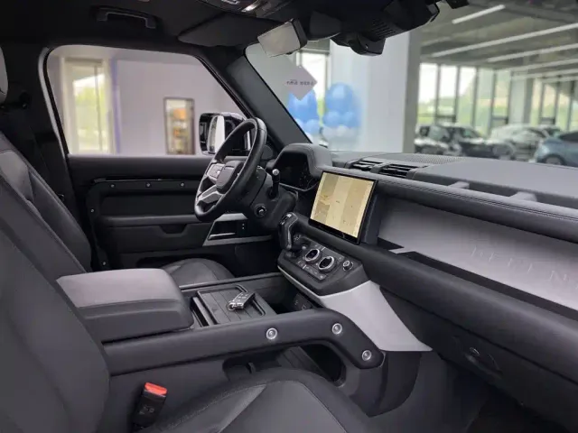 Land Rover Defender — Фото автомобиля 20
