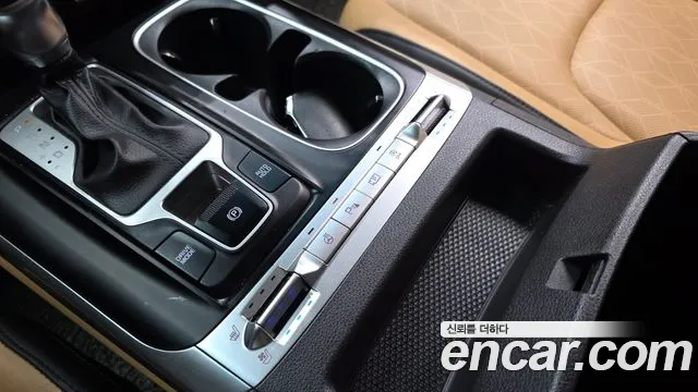 Kia Carnival Generation 4 — Фото автомобиля 17