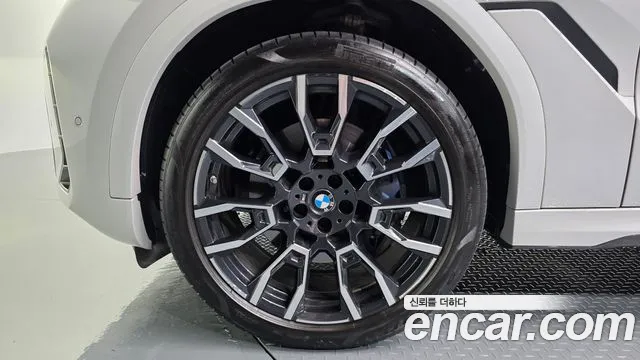 BMW X6 xDrive40i M Sport — Фото автомобиля 5