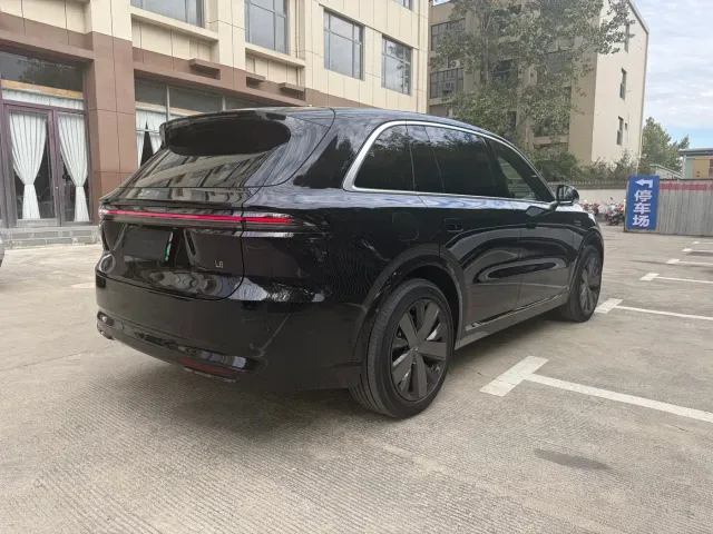 Li Auto L8 — Фото автомобиля 9