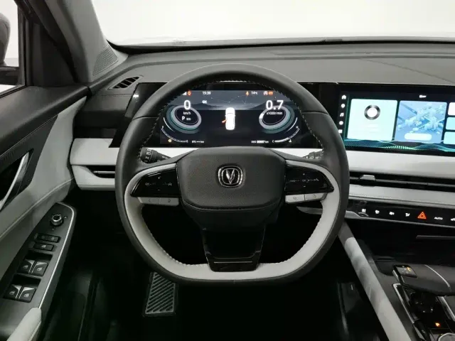 Changan CS75 Plus — Фото автомобиля 11