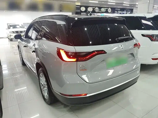 Nio ES8 — Фото автомобиля 4