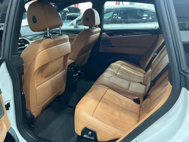 BMW 6 Series Gran Turismo — Фото автомобиля 14