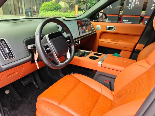 Li Auto L9 — Фото автомобиля 13
