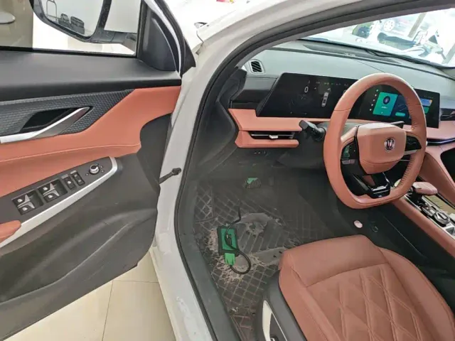 Changan CS75 Plus — Фото автомобиля 11