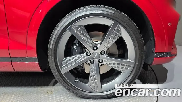 Genesis GV70 2.5T Бензин AWD — Фото автомобиля 5
